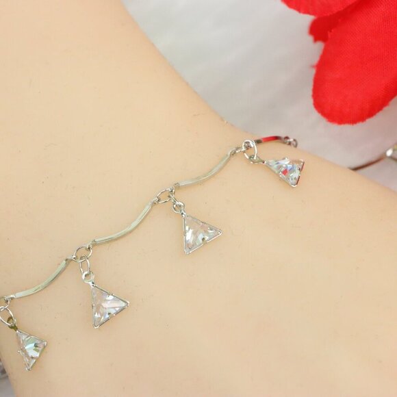 "New Beautiful Design Bracelet for Women/Girls, Gift, B808 - Picture 3 of 10